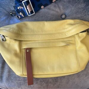 Parker Thatch Cross Your Heart Sling Bag, leather, Yllw & Adjstbl Crsbdy Strap